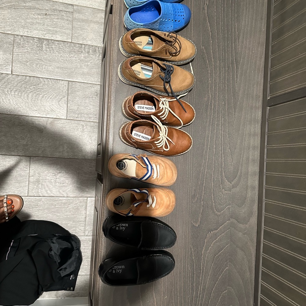 Toddler shoes size 10 and 11.bring all offers $24 dollar for each shoes.blue $10